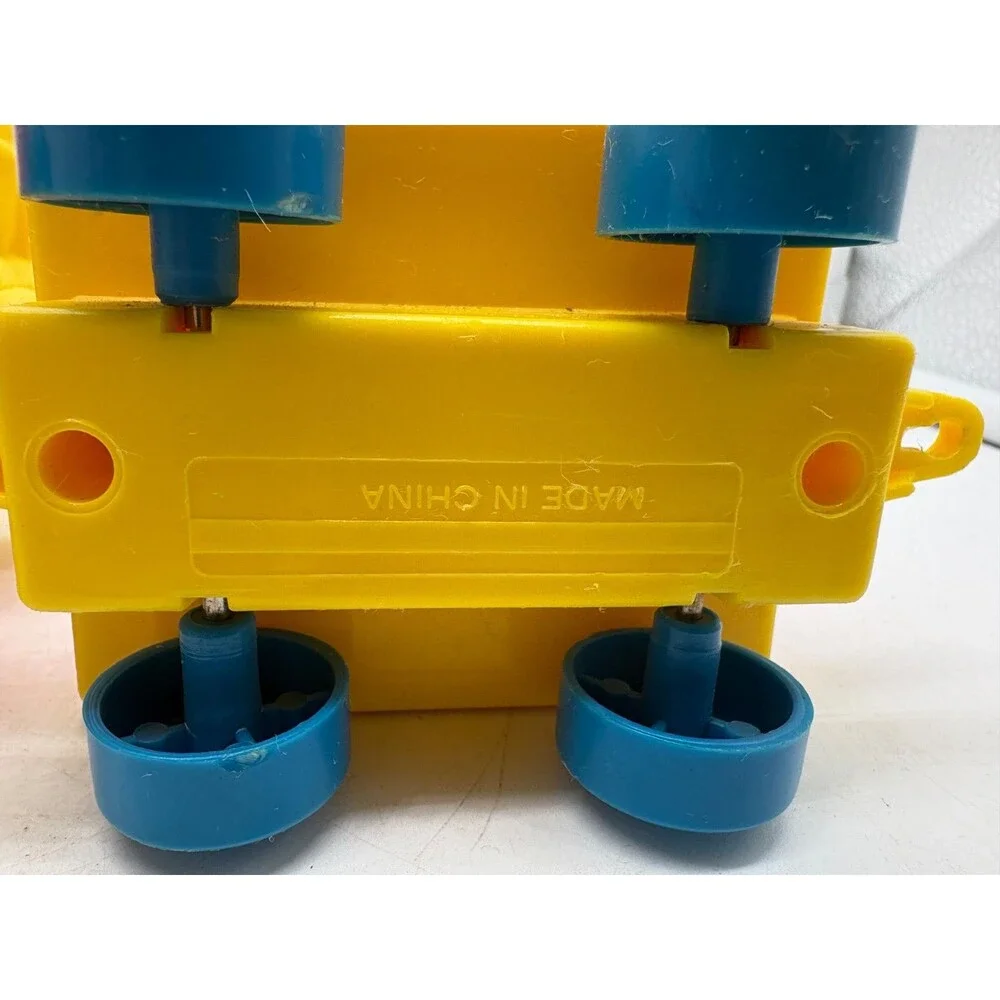 Vintage Tyco Sesame Street Big Bird & Bert Train Engine Toy Red Yellow Blue